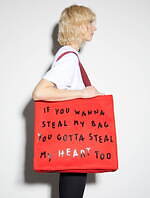 マックス アンド コー×ピエトロ・テルツィーニ24年秋冬ウィメンズ、"手書き風フレーズ"Tシャツなど｜写真6