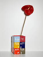 マックス アンド コー×ピエトロ・テルツィーニ24年秋冬ウィメンズ、"手書き風フレーズ"Tシャツなど｜写真7