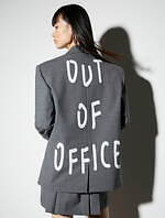 マックス アンド コー×ピエトロ・テルツィーニ24年秋冬ウィメンズ、"手書き風フレーズ"Tシャツなど｜写真2