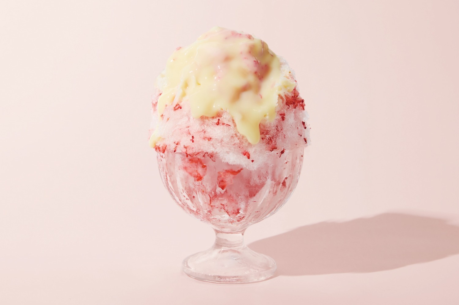 uka「ウカフェ」のかき氷、“まるごと苺のふわふわ氷×抹茶練乳ソース”の和フレーバーなど