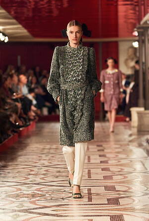 シャネル オートクチュール(CHANEL Haute Couture) 2024-25年秋冬ウィメンズコレクション  - 写真19