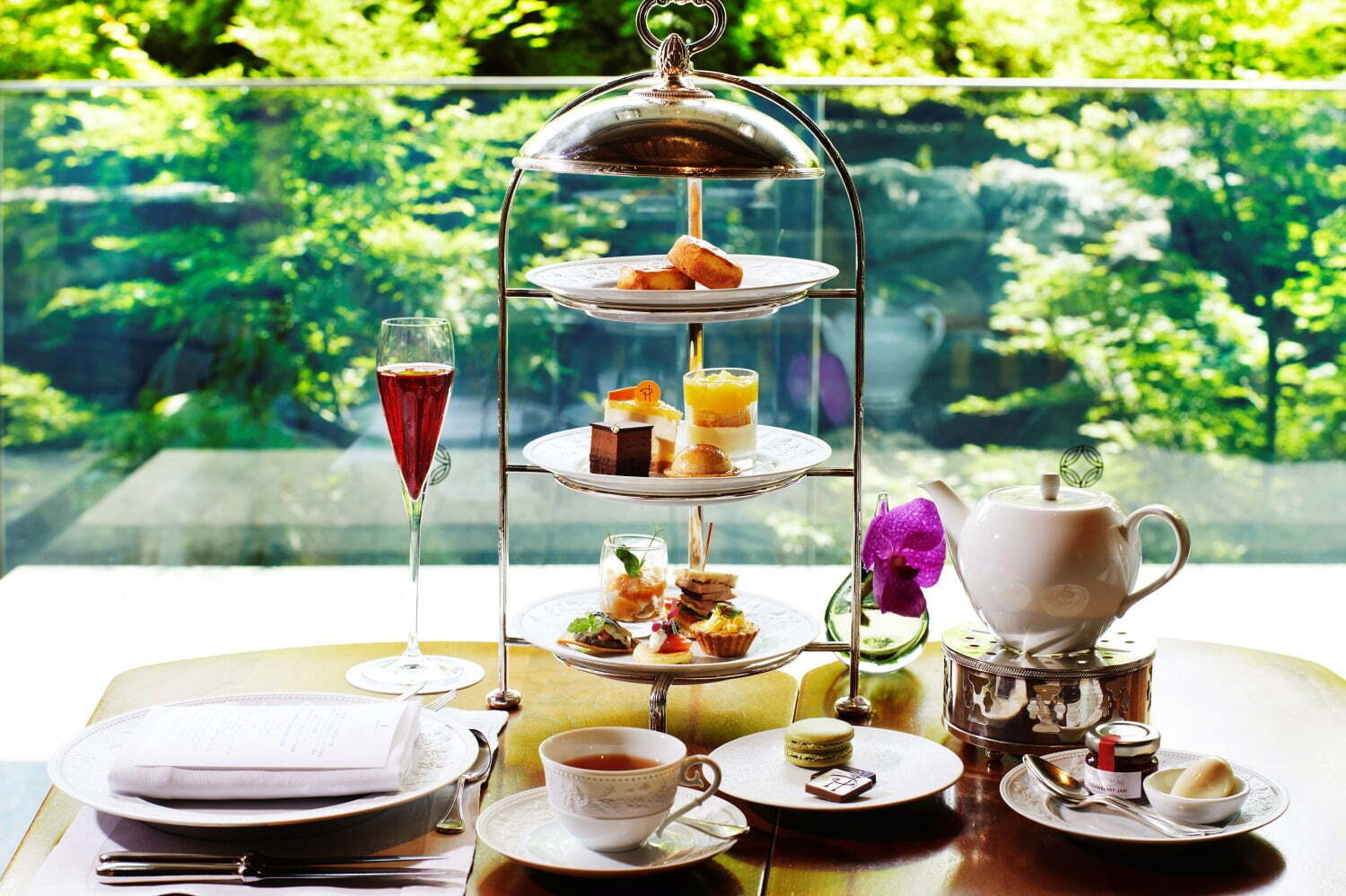 ビスキュイ｜ザ・リッツ・カールトン京都×ピエール・エルメ・パリ、レモンや蜂蜜の“爽やかスイーツ”アフタヌーンティー