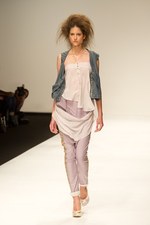 注目の若手デザイナーデュオ、ジェナ・テオ(Jena.Theo)　2011年春夏コレクション - ロンドン・ファッション・ウィーク｜写真10