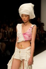 注目の若手デザイナーデュオ、ジェナ・テオ(Jena.Theo)　2011年春夏コレクション - ロンドン・ファッション・ウィーク｜写真15