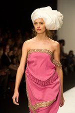 注目の若手デザイナーデュオ、ジェナ・テオ(Jena.Theo)　2011年春夏コレクション - ロンドン・ファッション・ウィーク｜写真22