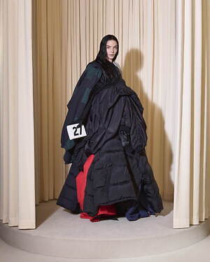 バレンシアガ クチュール(BALENCIAGA Couture ) 2024-25年秋冬ウィメンズ&メンズコレクション  - 写真27