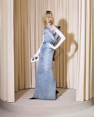 バレンシアガ クチュール(BALENCIAGA Couture ) 2024-25年秋冬ウィメンズ&メンズコレクション  - 写真29