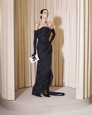 バレンシアガ クチュール(BALENCIAGA Couture ) 2024-25年秋冬ウィメンズ&メンズコレクション  - 写真31