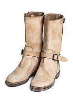 タカヒロミヤシタザソロイスト．×グイディのコラボシューズ、クラシックなエンジニアブーツを再解釈｜写真30