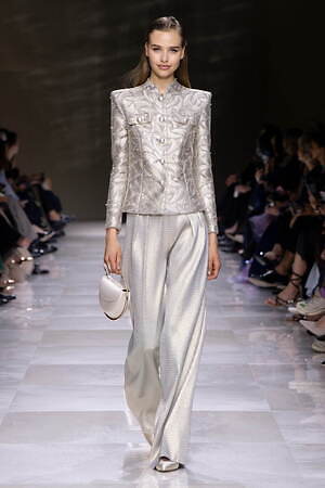 ジョルジオ アルマーニ プリヴェ(GIORGIO ARMANI PRIVÉ) 2024-25年秋冬ウィメンズコレクション  - 写真5