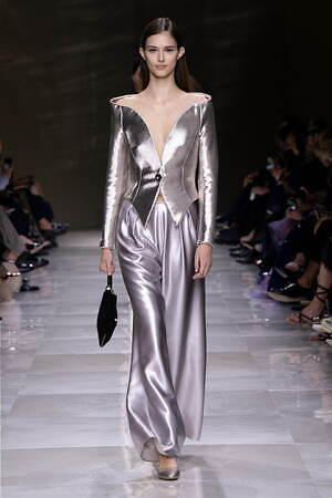 ジョルジオ アルマーニ プリヴェ(GIORGIO ARMANI PRIVÉ) 2024-25年秋冬ウィメンズコレクション  - 写真6