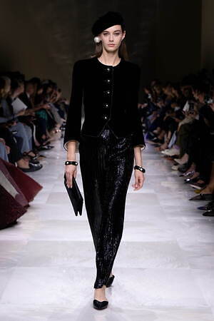 ジョルジオ アルマーニ プリヴェ(GIORGIO ARMANI PRIVÉ) 2024-25年秋冬ウィメンズコレクション  - 写真15