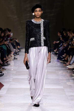 ジョルジオ アルマーニ プリヴェ(GIORGIO ARMANI PRIVÉ) 2024-25年秋冬ウィメンズコレクション  - 写真16