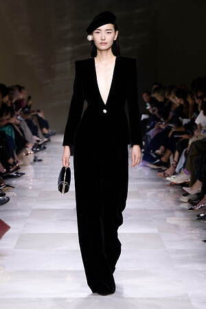 ジョルジオ アルマーニ プリヴェ(GIORGIO ARMANI PRIVÉ) 2024-25年秋冬ウィメンズコレクション  - 写真17