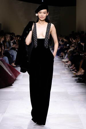 ジョルジオ アルマーニ プリヴェ(GIORGIO ARMANI PRIVÉ) 2024-25年秋冬ウィメンズコレクション  - 写真25