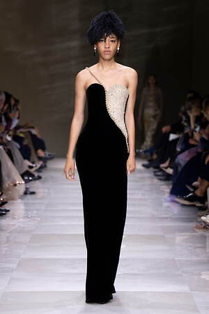 ジョルジオ アルマーニ プリヴェ(GIORGIO ARMANI PRIVÉ) 2024-25年秋冬ウィメンズコレクション  - 写真28