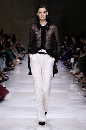 ジョルジオ アルマーニ プリヴェ(GIORGIO ARMANI PRIVÉ) 2024-25年秋冬ウィメンズコレクション  - 写真43