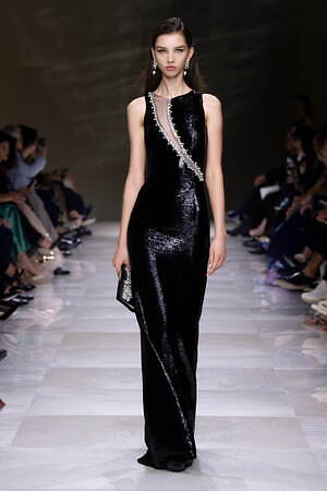 ジョルジオ アルマーニ プリヴェ(GIORGIO ARMANI PRIVÉ) 2024-25年秋冬ウィメンズコレクション  - 写真57