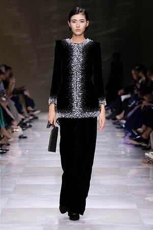 ジョルジオ アルマーニ プリヴェ(GIORGIO ARMANI PRIVÉ) 2024-25年秋冬ウィメンズコレクション  - 写真61