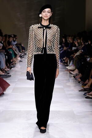 ジョルジオ アルマーニ プリヴェ(GIORGIO ARMANI PRIVÉ) 2024-25年秋冬ウィメンズコレクション  - 写真63