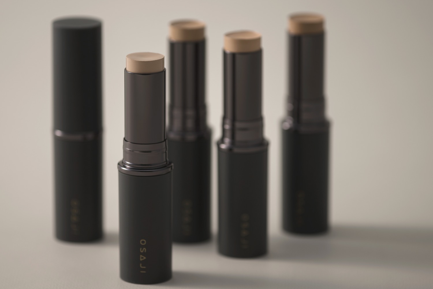 敏感肌｜オサジ24年秋ベースメイク“ひと塗りで薄膜カバー”スティックファンデーション、コンシーラー使用OK