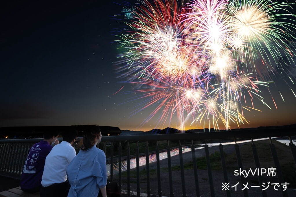 京都「第73回亀岡平和祭保津川市民花火大会」特大“2尺玉”など1万発、ももいろクローバーZ楽曲コラボも｜写真3