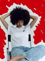 アニエスベー×アダム エ ロペの“カーディガン風”ミニバッグ、スナップボタンを配して｜写真5