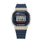 G-SHOCK×ブラック アイ パッチの角型腕時計、暗闇に浮かぶ“純正