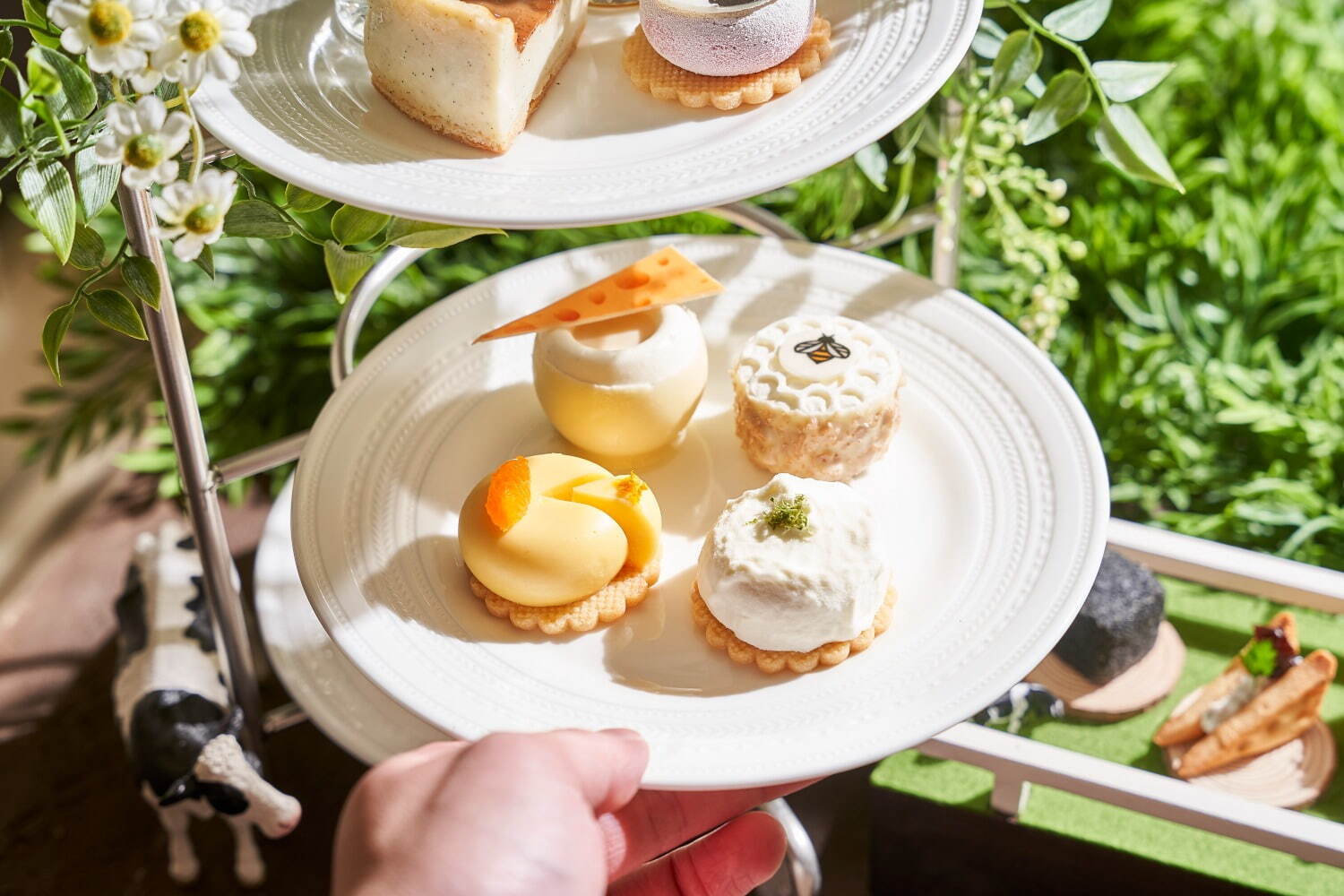 ザ・リッツ・カールトン大阪“乳製品尽くし”アフタヌーンティー、自家製生チーズのケーキやミルクフラン｜写真3