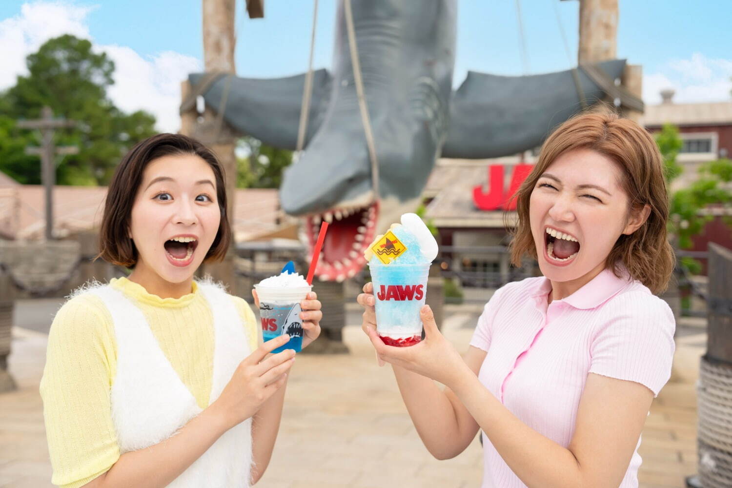 USJ“びしょ濡れ”パレードを楽しむ夏グッズ＆メニュー、マリオになりきるフード付きタオルやサングラス｜写真75