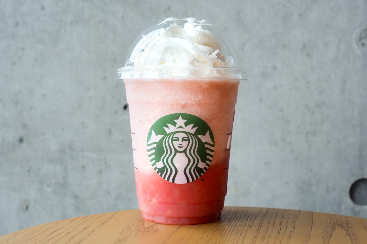 スターバックス「ラブ & ピーチ フラペチーノ」