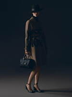 ディオール24年秋冬“ラッキースター＆パドロック”付きボストンバッグ、エンボスレザーやカナージュで｜写真12