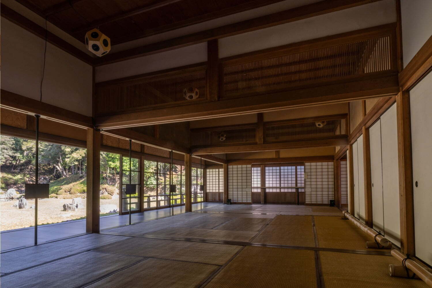 坂本龍一“樹木の生体データからサウンド生成”山口・常栄寺でインスタレーション作品を展示