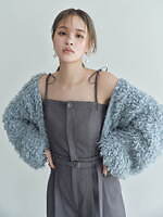 フレイ アイディー24年秋ウェア、ふんわりバルーンのオフショルブラウス＆光沢感溢れるベロアワンピース｜写真8