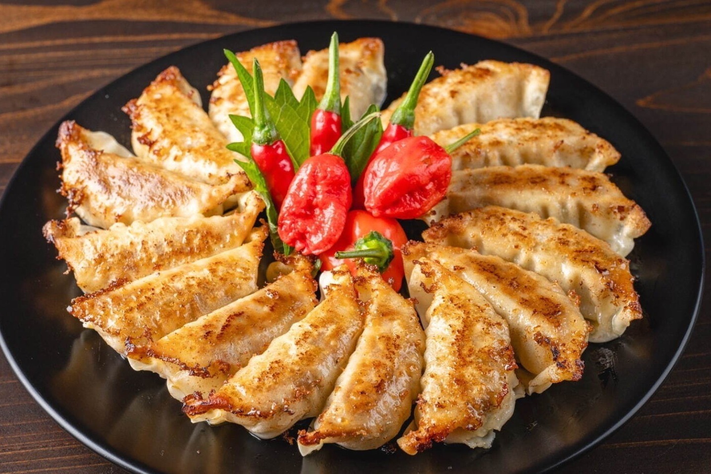 餃子｜「激辛＆かき氷フェス 2024」全国の旨辛グルメとかき氷各10店舗が集結、クラフトビール飲み比べも