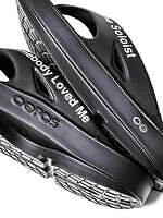 タカヒロミヤシタザソロイスト．×ウーフォス“左右非対称プリント”のメンズサンダル、新色の淡いグレーも｜写真8