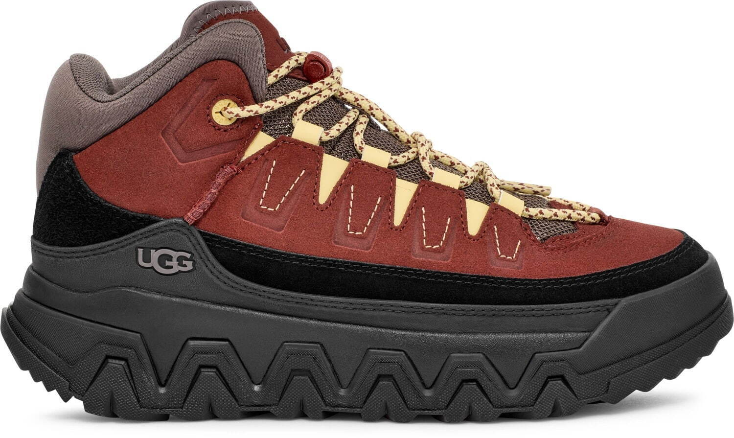 UGG「キャップトレイル」スニーカー、“ギザギザ”厚底ソールや UGG「キャップトレイル」スニーカー、“ギザギザ”厚底ソールや