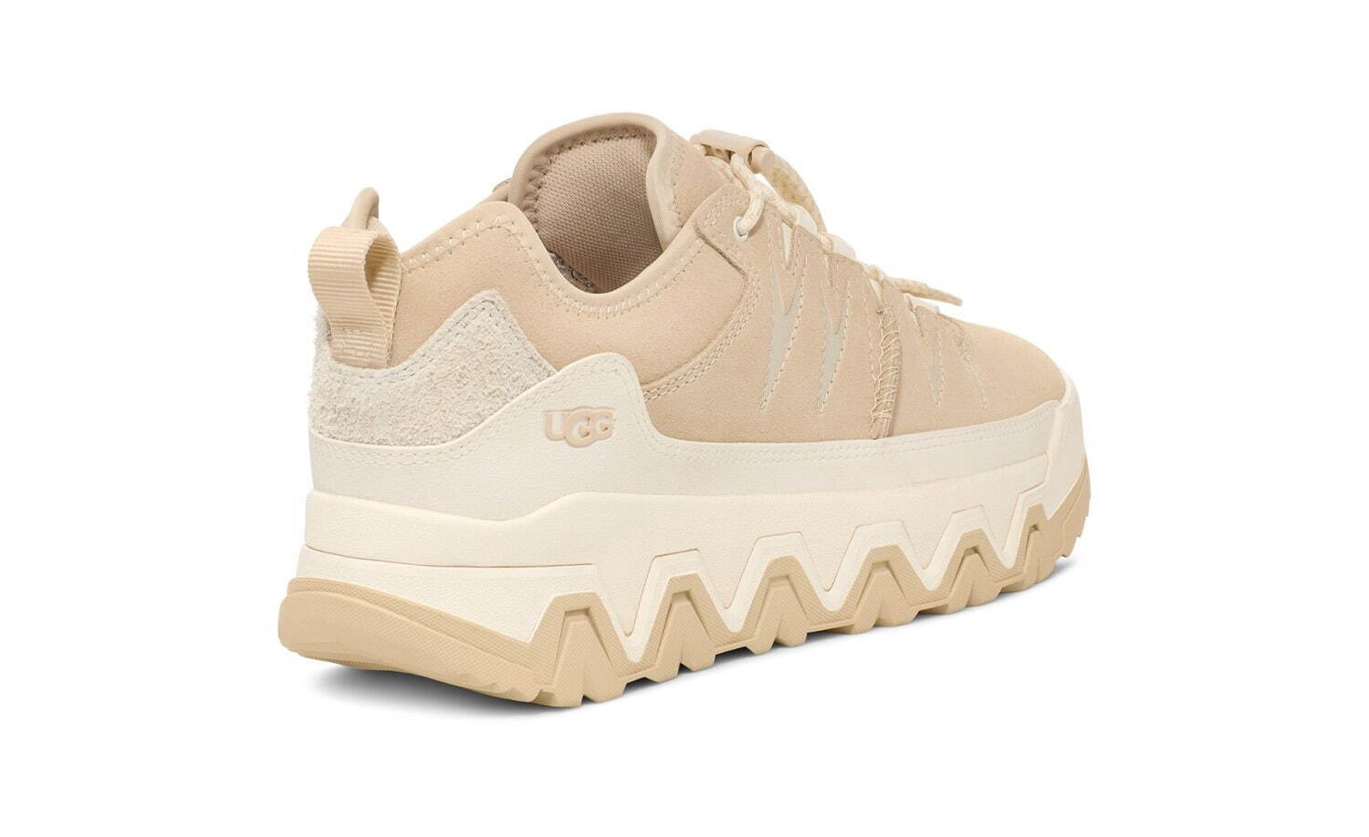 UGG「キャップトレイル」スニーカー、“ギザギザ”厚底ソールや