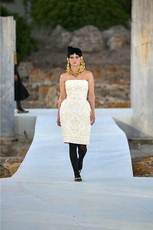 ドルチェ＆ガッバーナ アルタ モーダ(DOLCE&GABBANA Alta Moda) 2024-25年秋冬ウィメンズコレクション  - 写真12