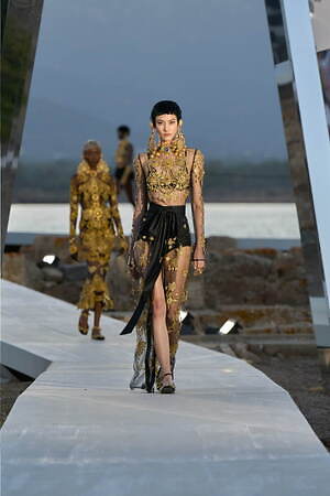 ドルチェ＆ガッバーナ アルタ モーダ(DOLCE&GABBANA Alta Moda) 2024-25年秋冬ウィメンズコレクション  - 写真19