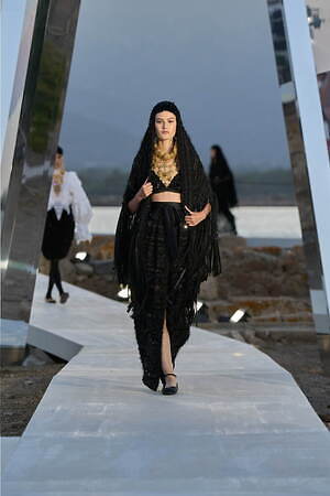 ドルチェ＆ガッバーナ アルタ モーダ(DOLCE&GABBANA Alta Moda) 2024-25年秋冬ウィメンズコレクション  - 写真25