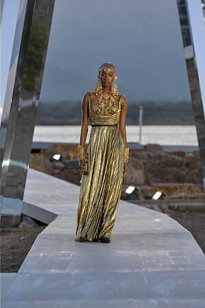 ドルチェ＆ガッバーナ アルタ モーダ(DOLCE&GABBANA Alta Moda) 2024-25年秋冬ウィメンズコレクション  - 写真43