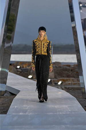 ドルチェ＆ガッバーナ アルタ モーダ(DOLCE&GABBANA Alta Moda) 2024-25年秋冬ウィメンズコレクション  - 写真44