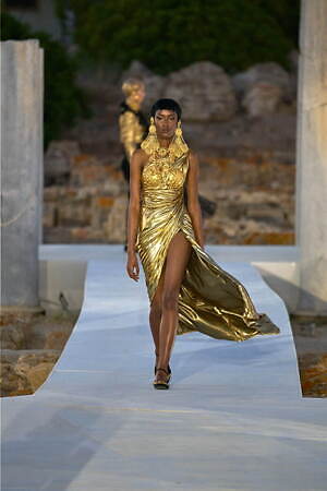 ドルチェ＆ガッバーナ アルタ モーダ(DOLCE&GABBANA Alta Moda) 2024-25年秋冬ウィメンズコレクション  - 写真45