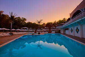 ホテルニューオータニ(東京)のナイトプール - フリーフロー付きプラン＆DJナイト、“無制限”パスも｜写真5