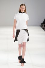 プリングル オブ スコットランドのミニマル＆モダンなコレクション - ロンドン・ファッション・ウィーク 2011年春夏｜写真1