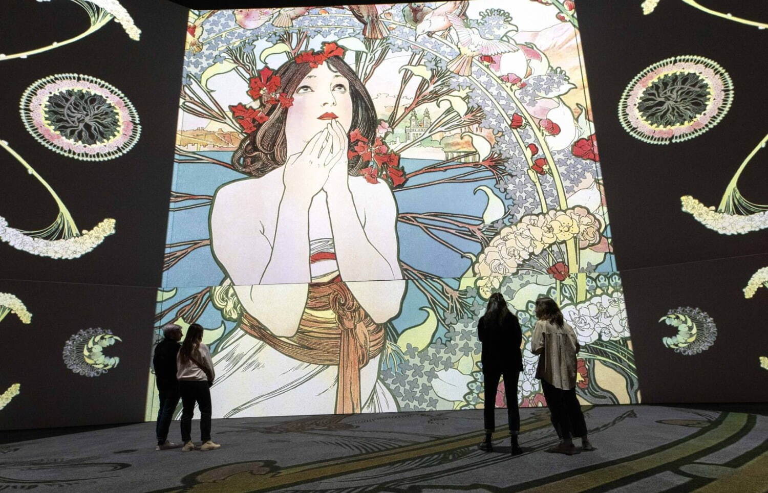 アールヌーボー女性像の指輪（自然主義、1890-1900年頃）