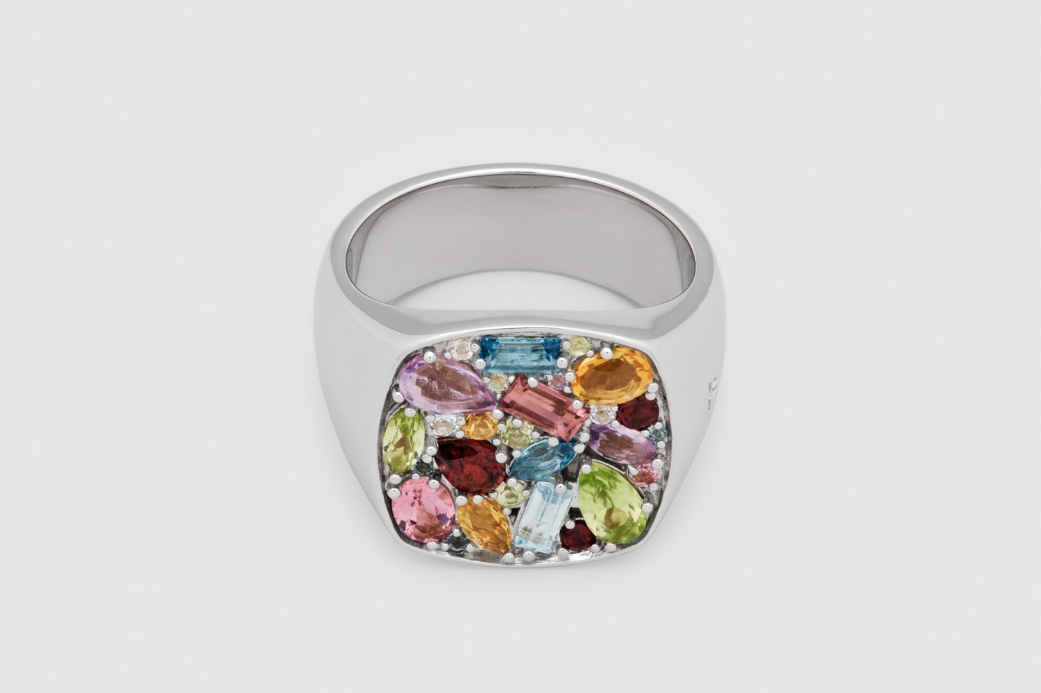 トムウッド“万華鏡着想”天然石を散りばめたクッションリング、ドーバー銀座の新店限定で