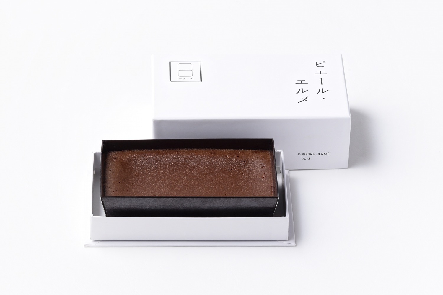 Made in ピエール・エルメのチョコスイーツ、濃厚チョコケーキやカフェ限定ココアフロート｜中部国際空港
