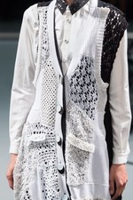 アンリアレイジ(ANREALAGE) 黒の衝撃｜写真11